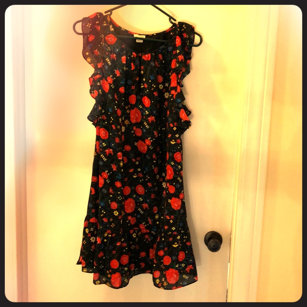 Flutter sleeve floral dress!
